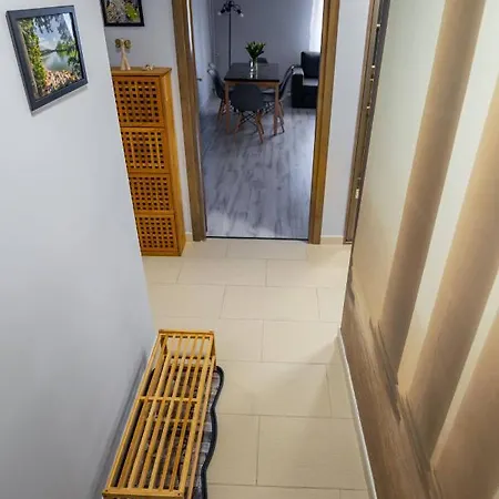 アパート Tuzanocuj